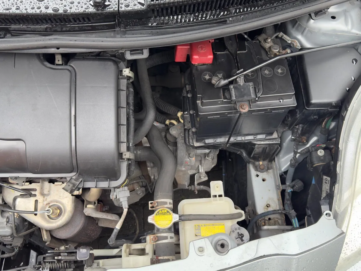 2007 Toyota Yaris 1.0L Girl driver - Image 3