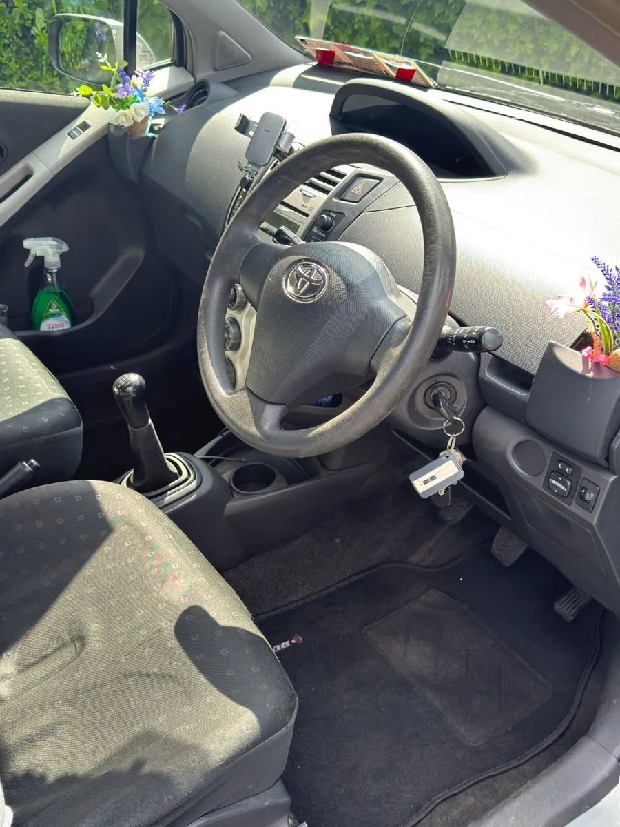 2007 Toyota Yaris 1.0L Girl driver - Image 4