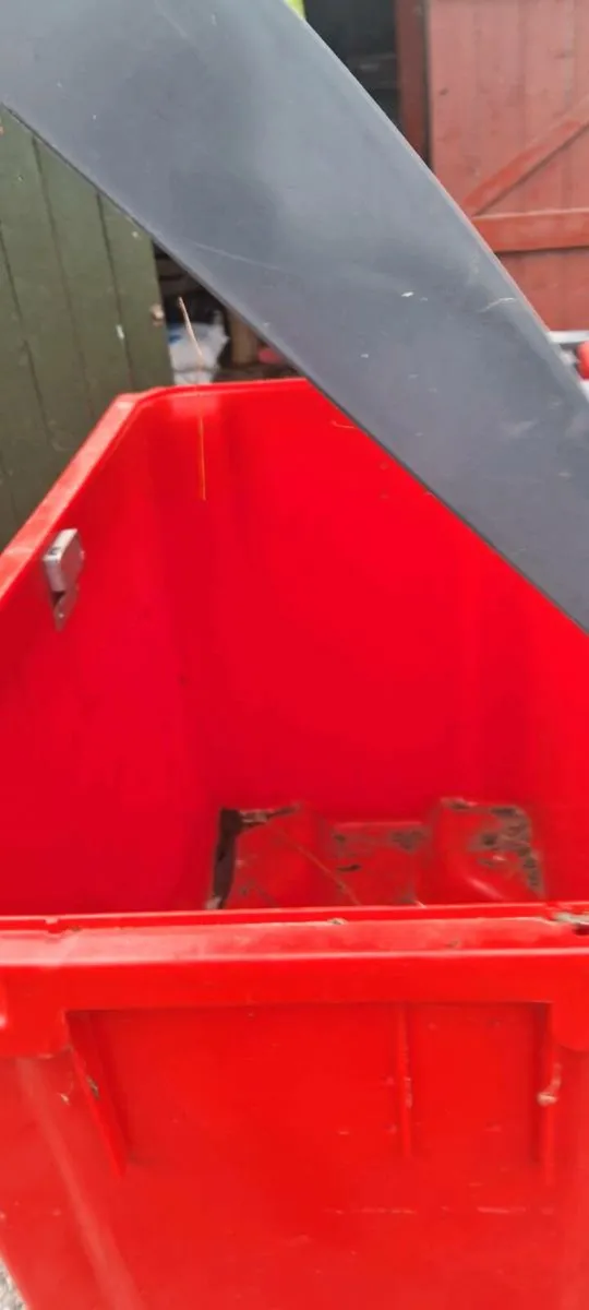 600 liter bin - Image 2