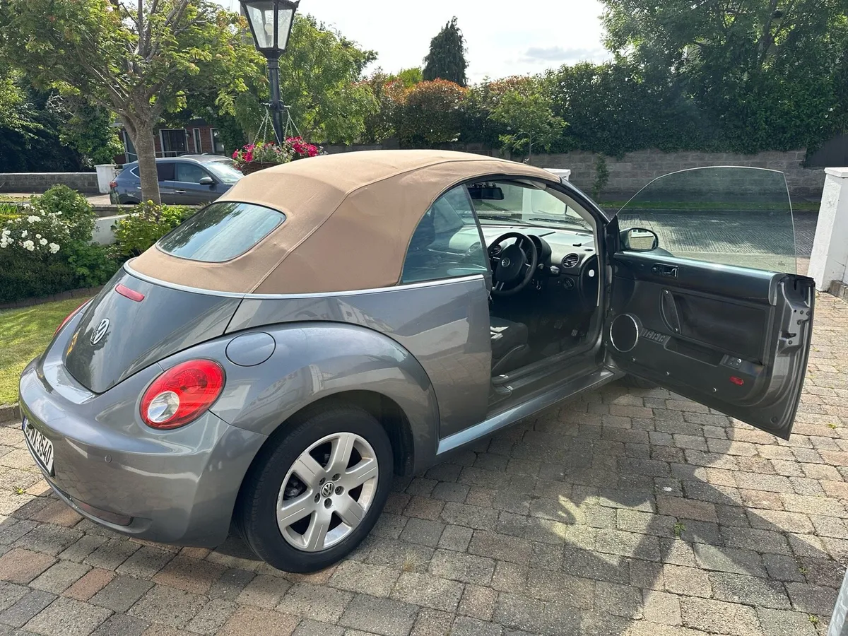 Volkswagon Beetle Convertible - 2008 - Image 4