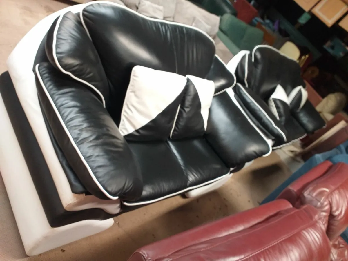 Suites of furniture  & sofas & recliners - Image 3
