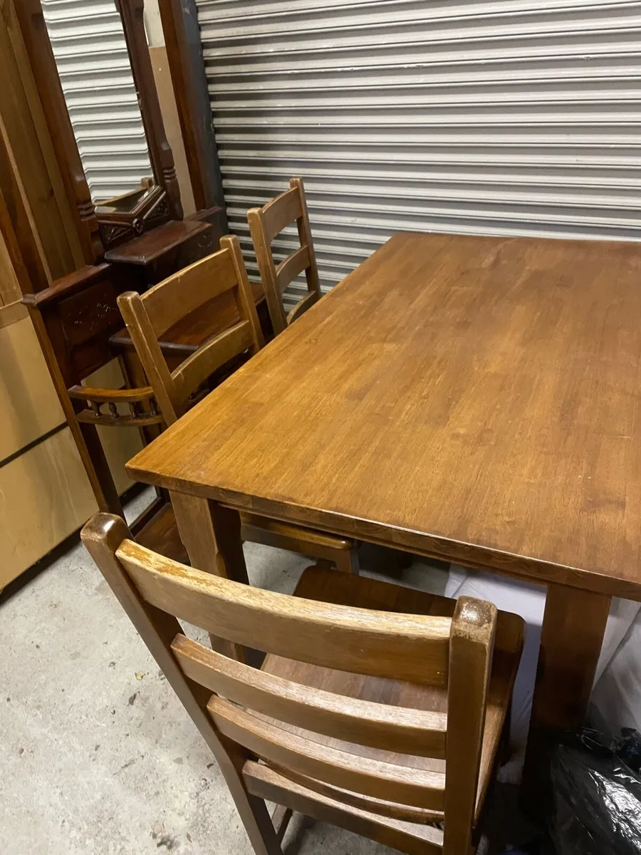Dining table - Image 1