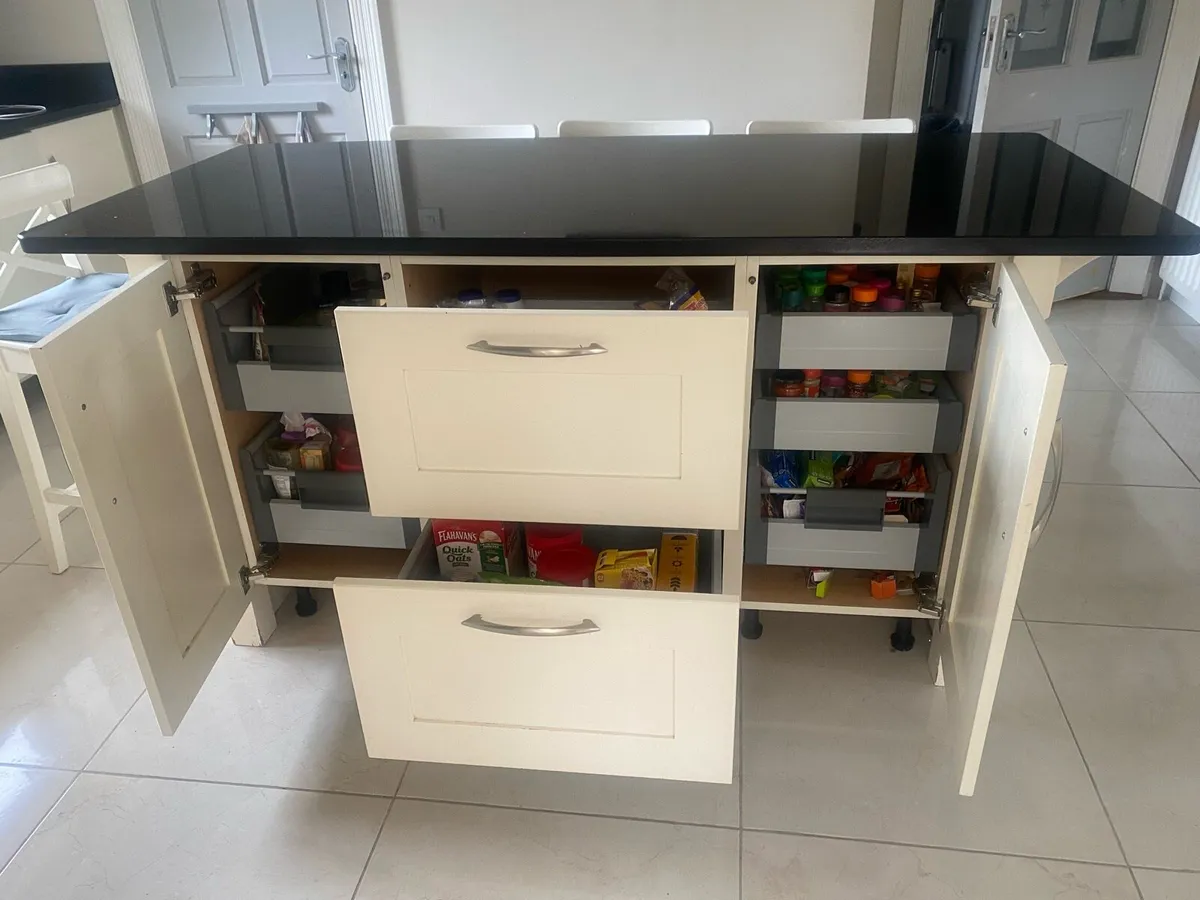 Kitchen island with granite top - Image 2