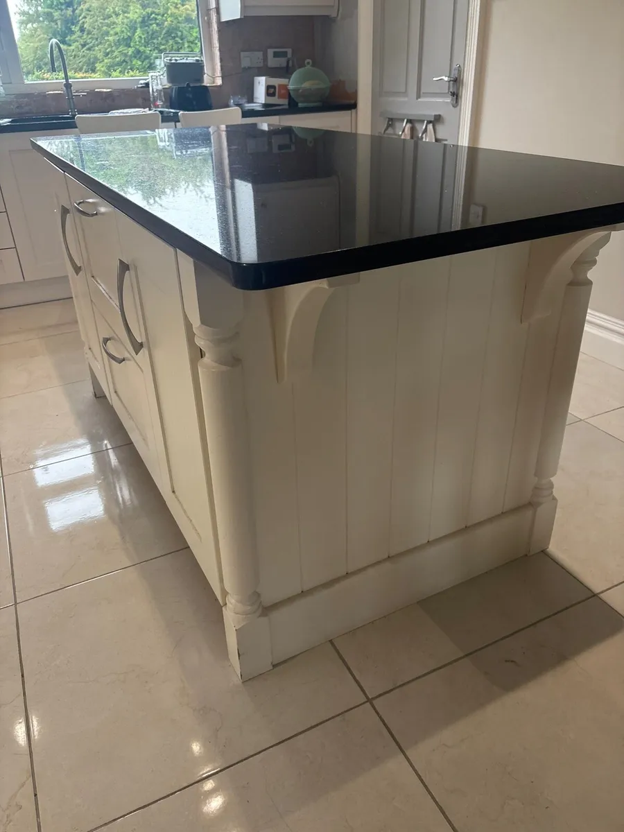 Kitchen island with granite top - Image 4