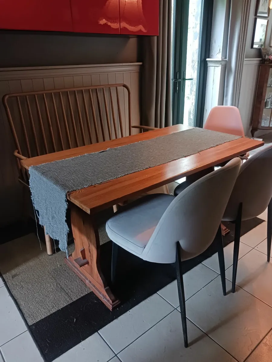 Bench and table with chairs - Image 1