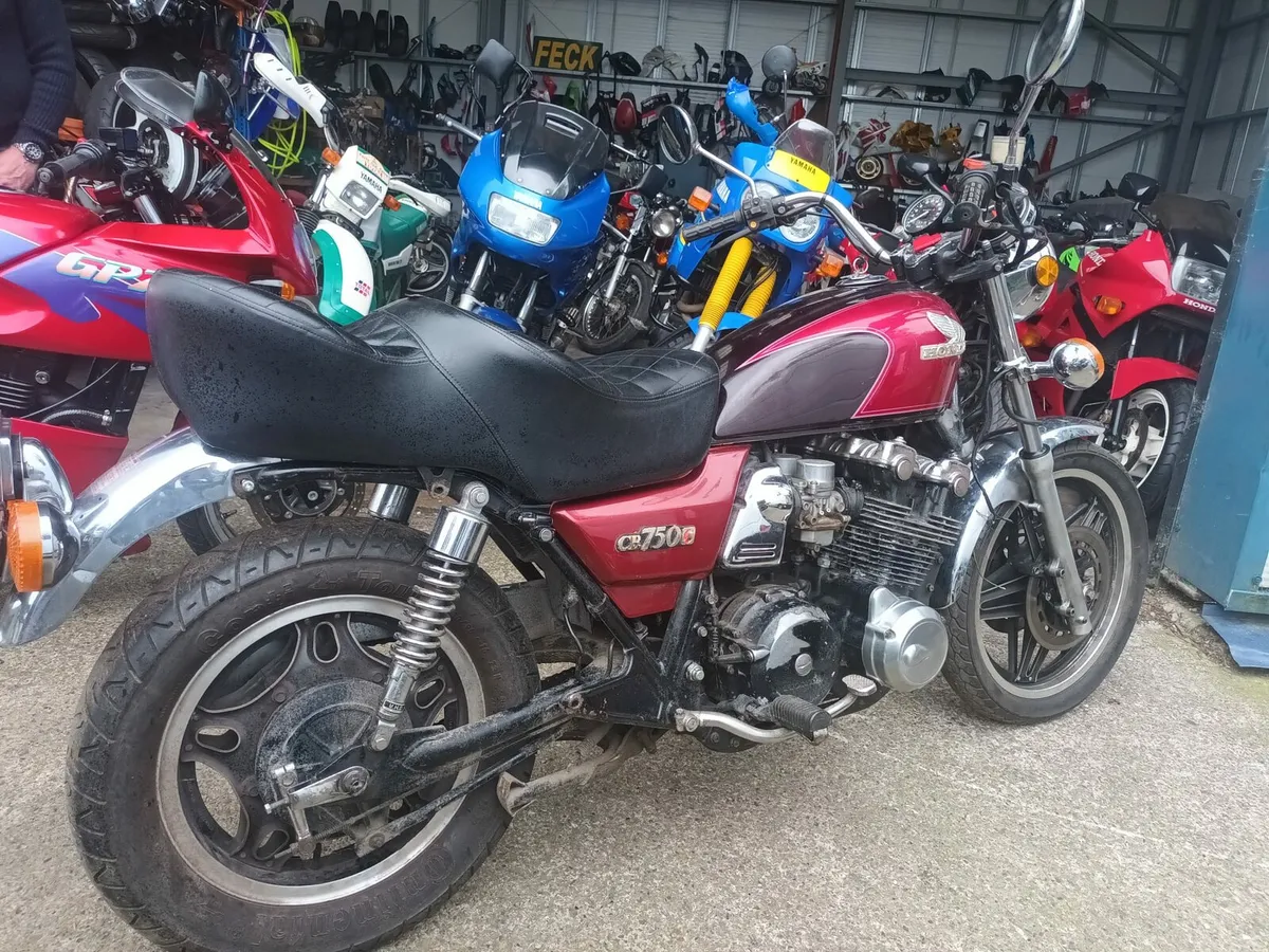 BREAKING HONDA CB750 C 1981 FOR PARTS - Image 2