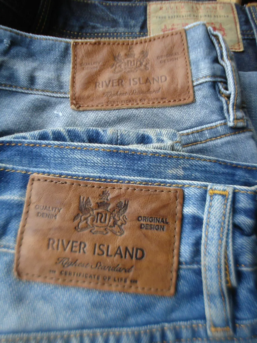6 VINTAGE PAIRS OF RIVER ISLAND  MENS JEANS. - Image 1