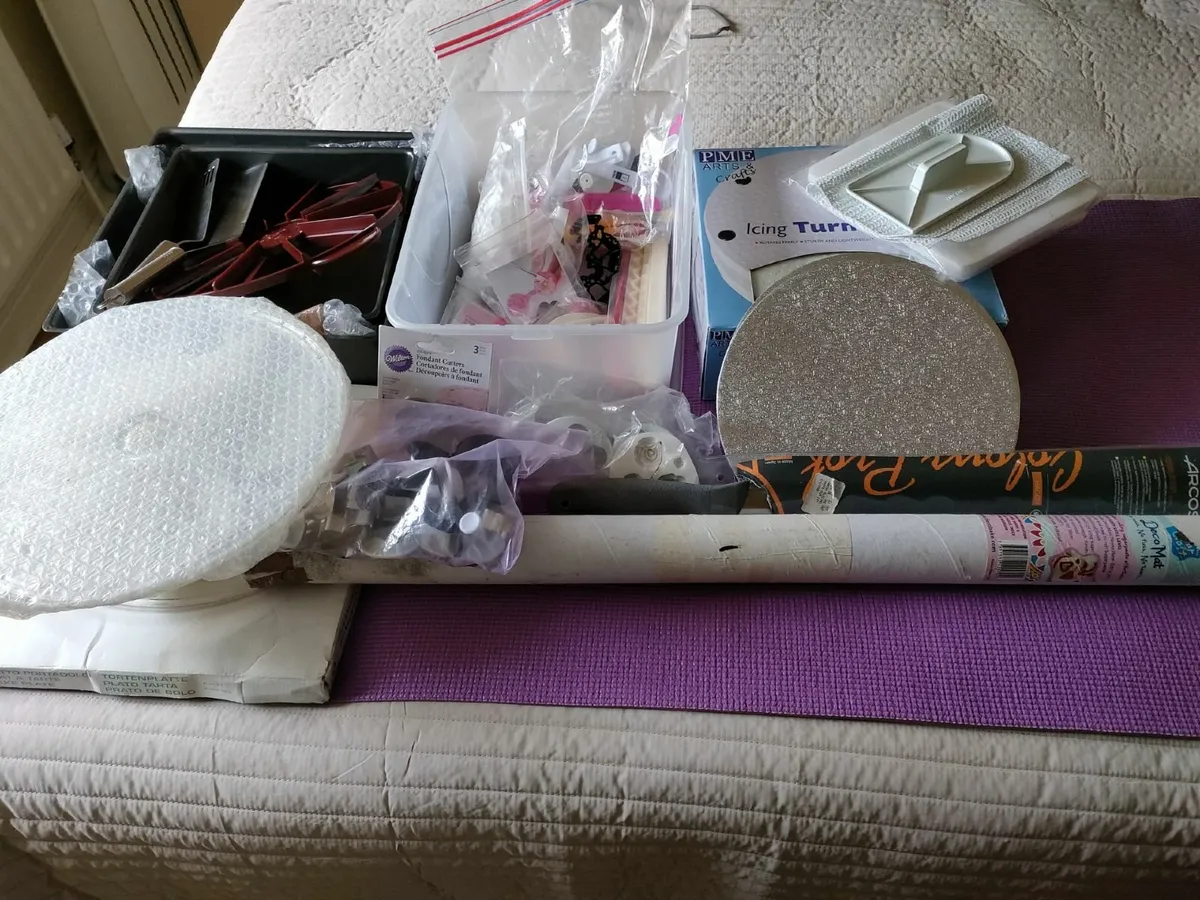 Cake Decoration Accessories - Image 1