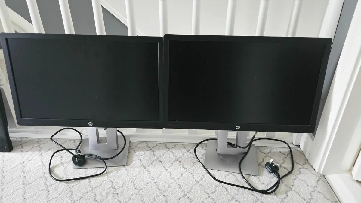 Monitors & docking station for laptop/home office - Image 2