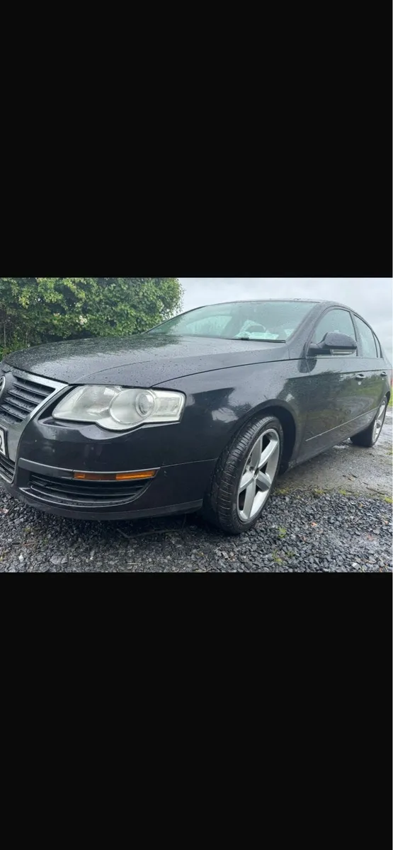 2009 Volkswagen Passat - Image 2