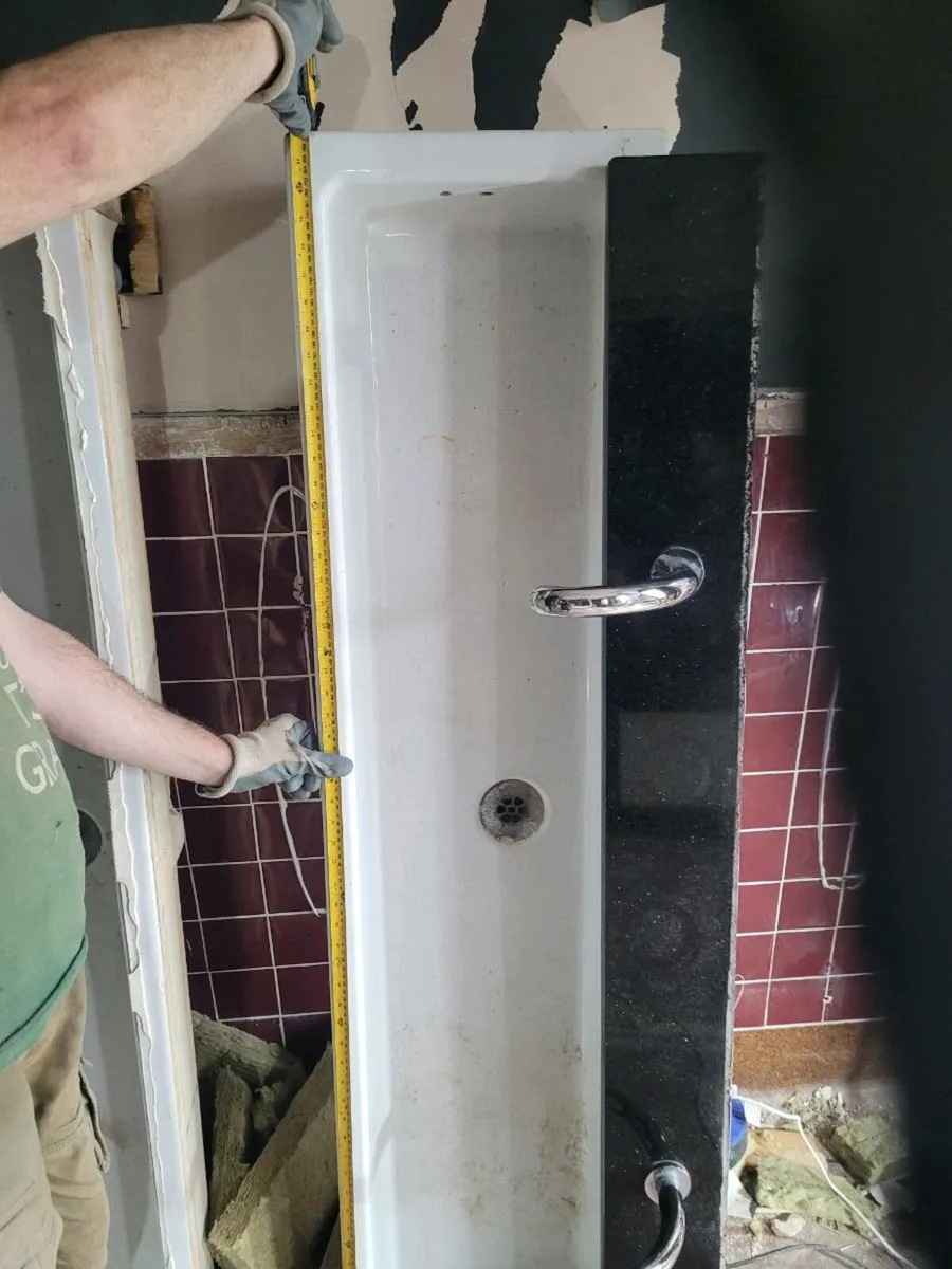Bathroom Sinks - Image 1