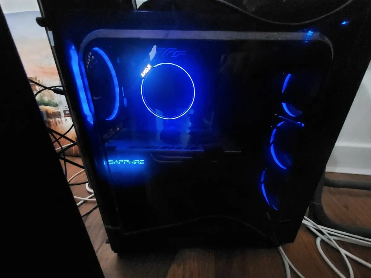 Desktop computer - Image 2