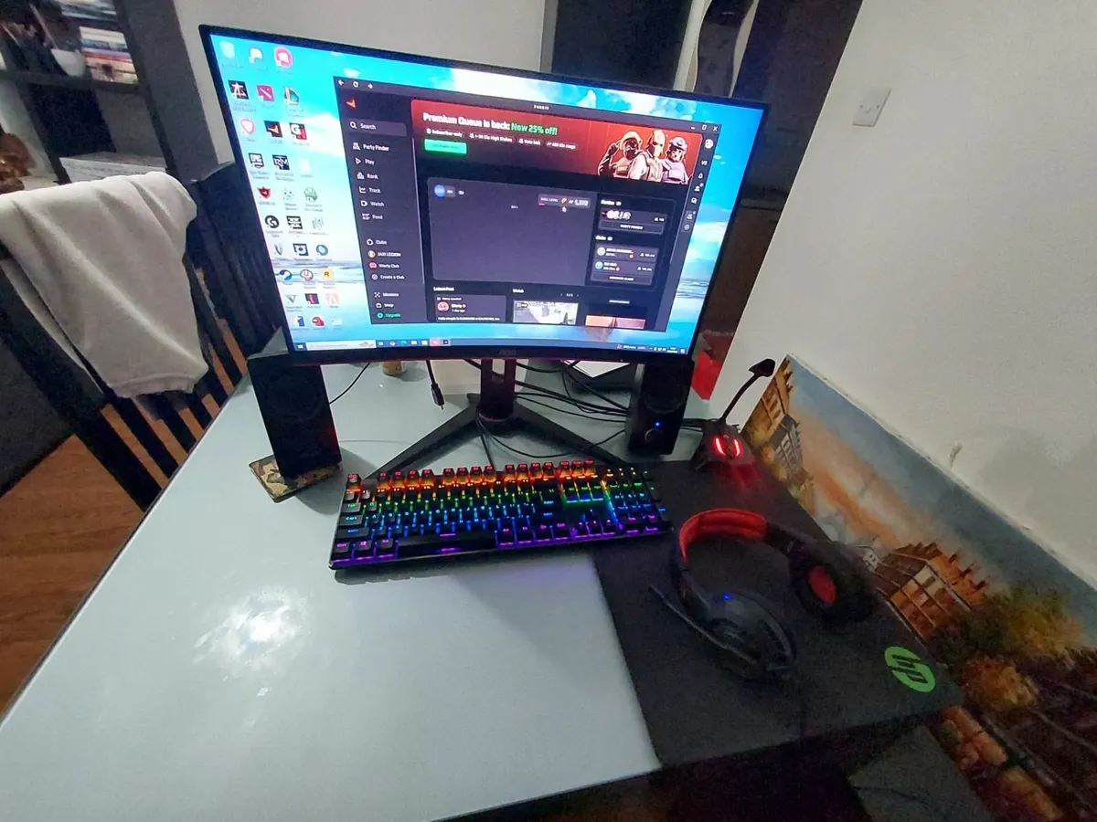 Desktop computer - Image 1