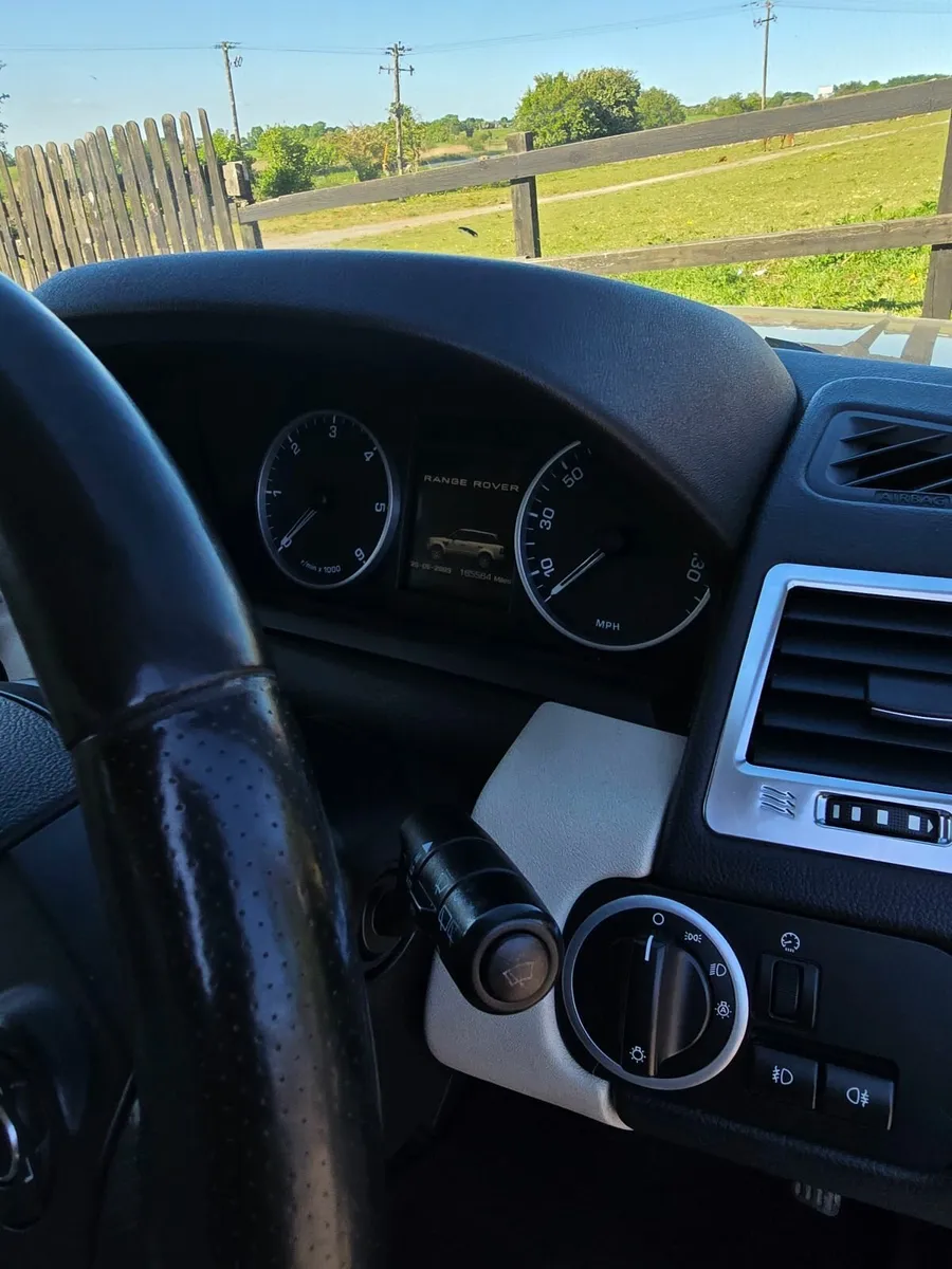 Land Rover Range Rover Sport automatic  2010 - Image 3