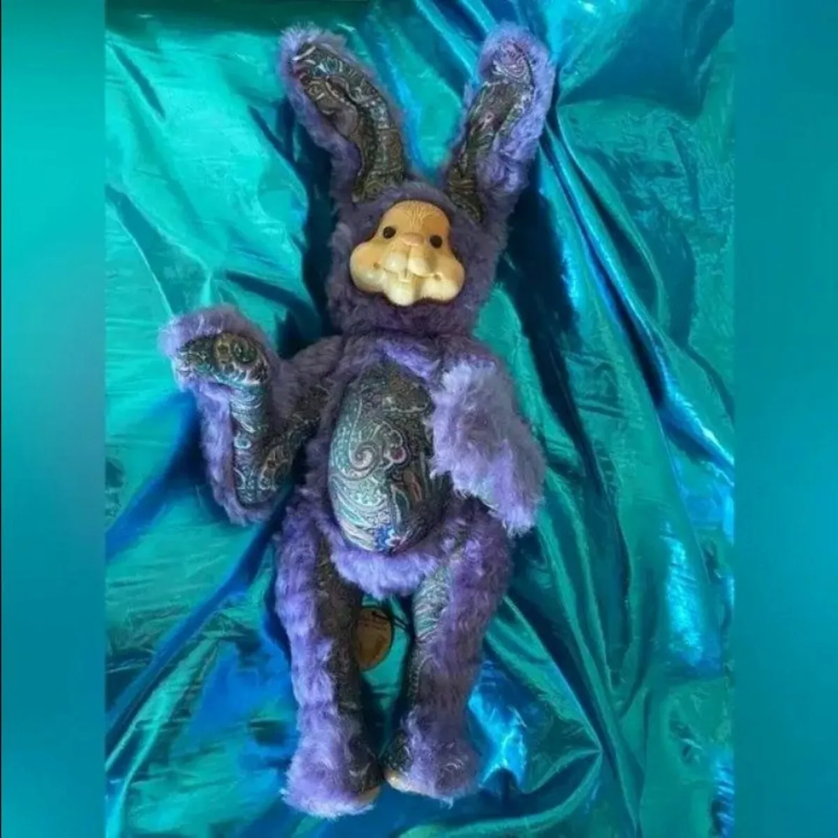 Robert Raikes Collectibles “PAISLEY” Rabbit - Image 3
