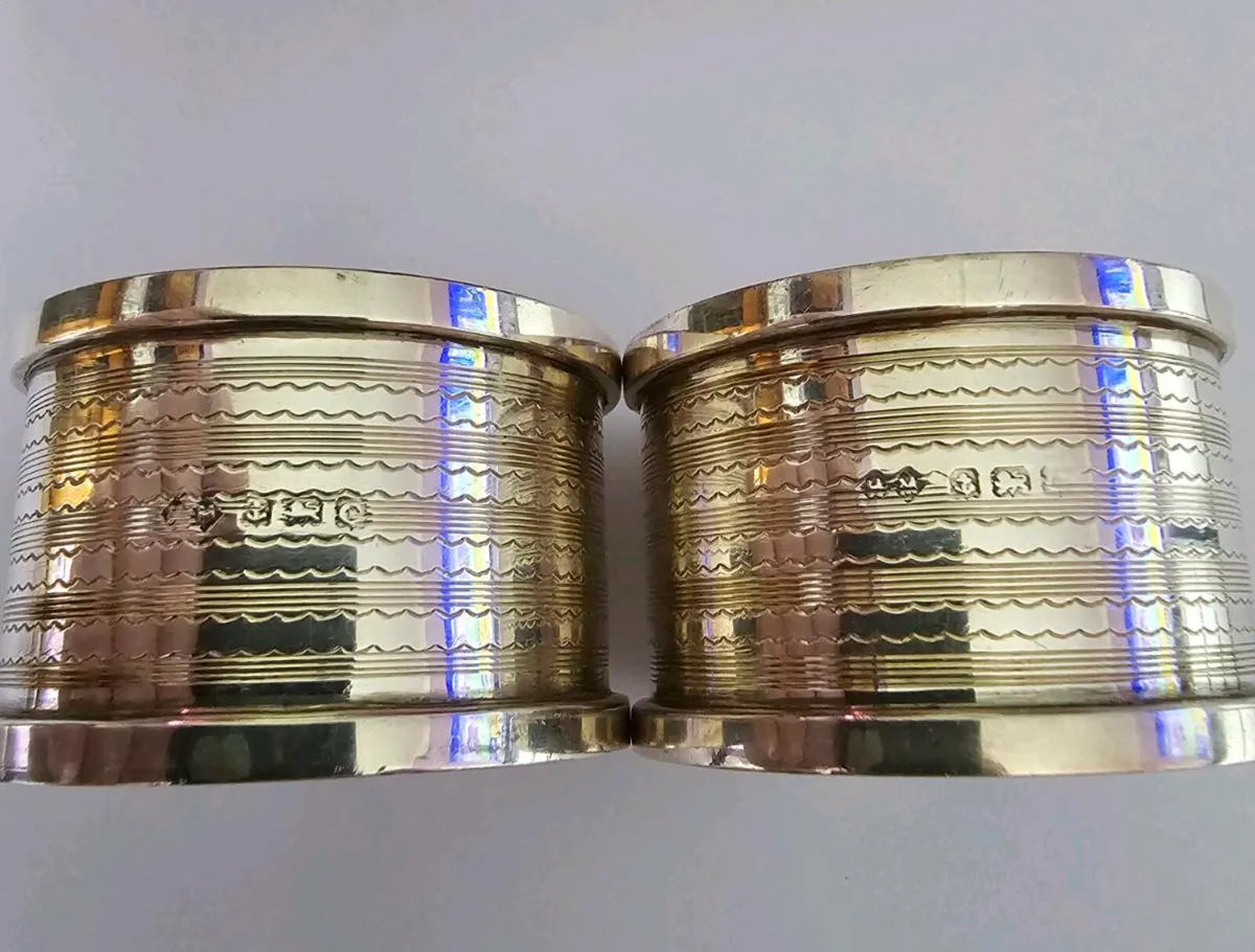 Pair of silver napkins rings - Image 3