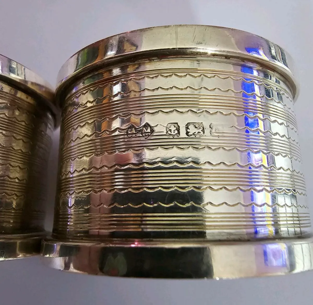 Pair of silver napkins rings - Image 4