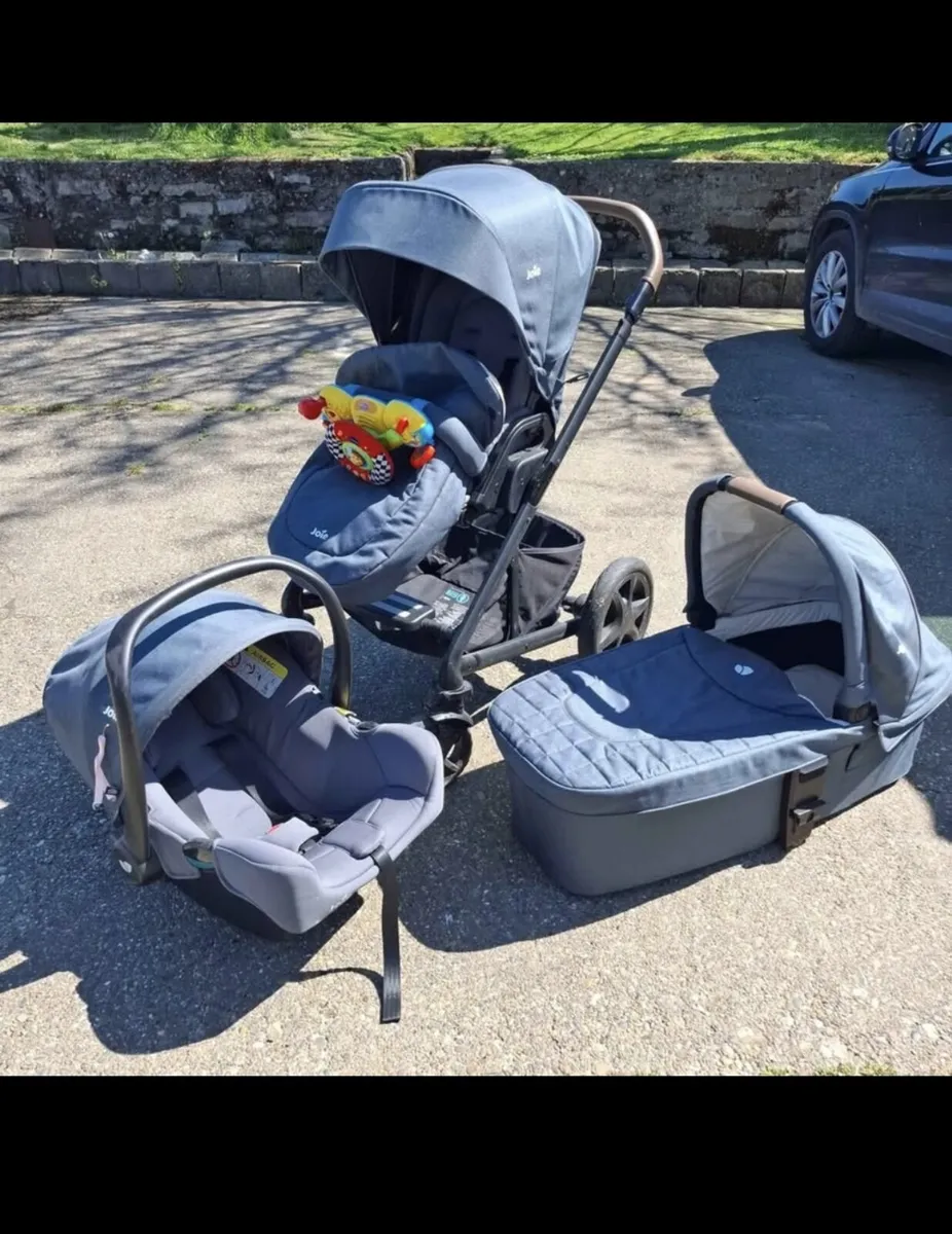 Joie Chrome Deluxe Travel System - Image 1