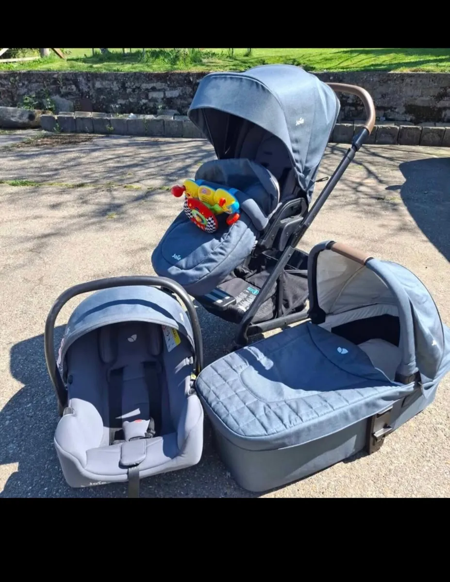 Joie Chrome Deluxe Travel System - Image 2