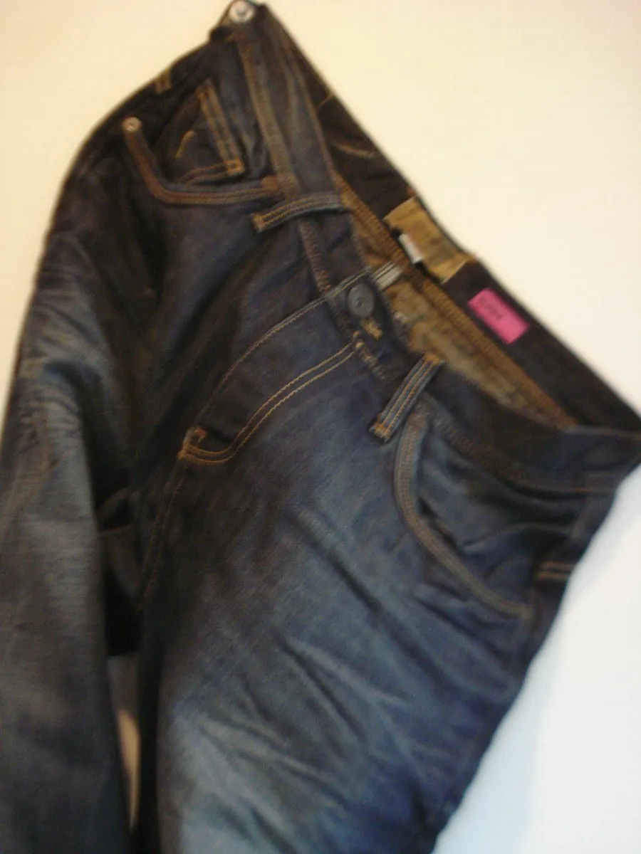 6 VINTAGE PAIRS OF RIVER ISLAND  MENS JEANS. - Image 2