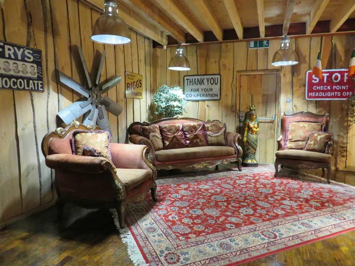Large Reproduction Suite - Image 4