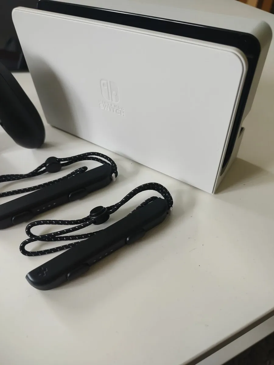 Nintendo Switch OLED - Mint Condition - Image 4