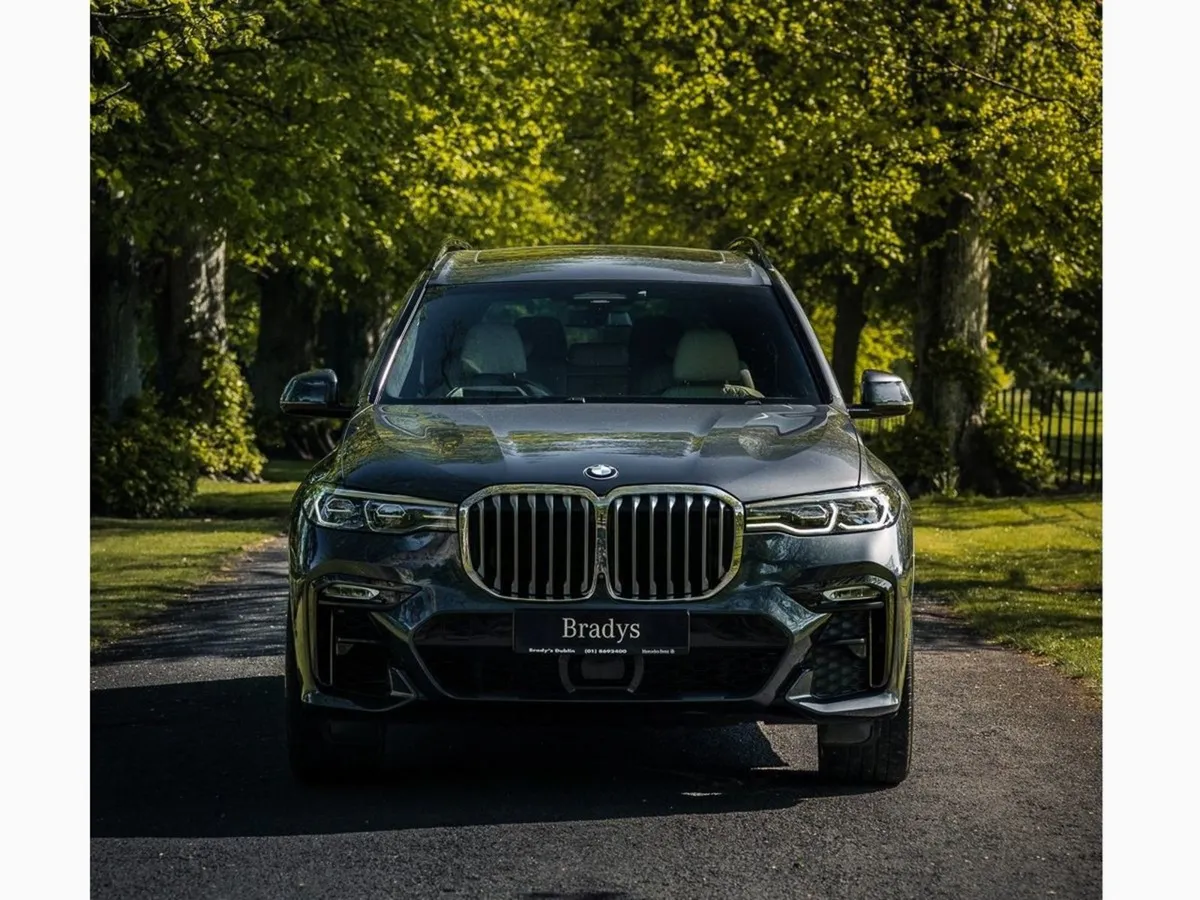 BMW X7 40d M Sport X Drive technology Pack   sunr - Image 3