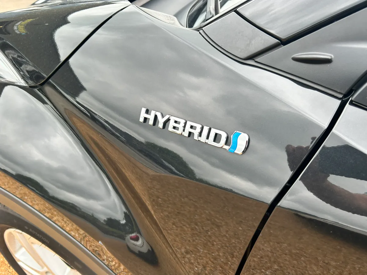 Toyota CHR ICON petrol hybrid - Image 4