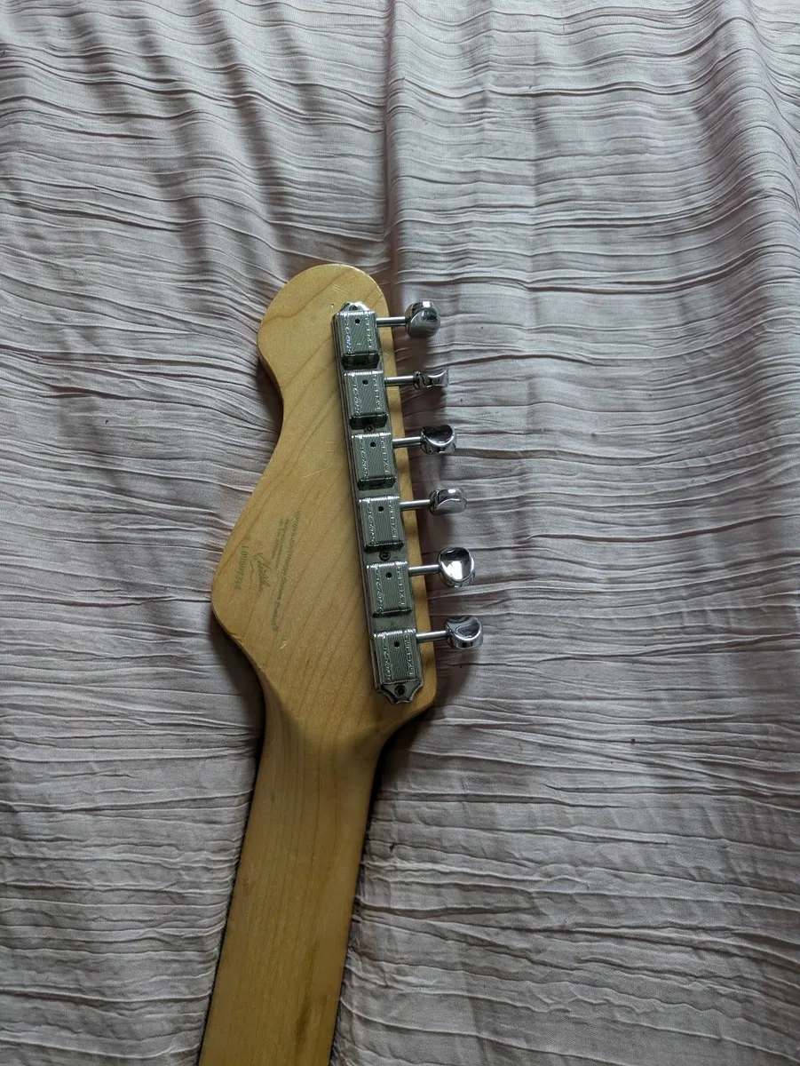 GUITAR - Image 4