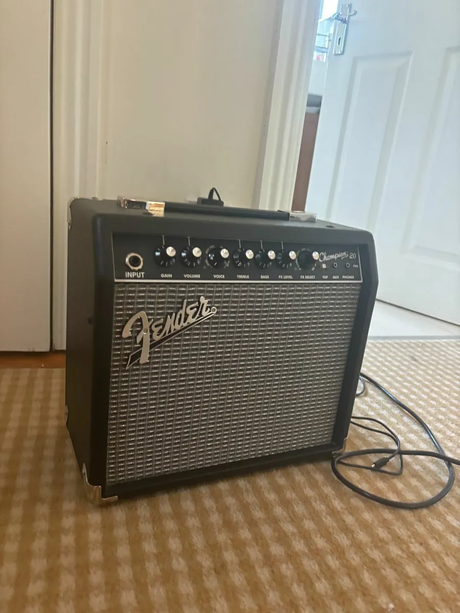 Fender Champion 20 guitar amp