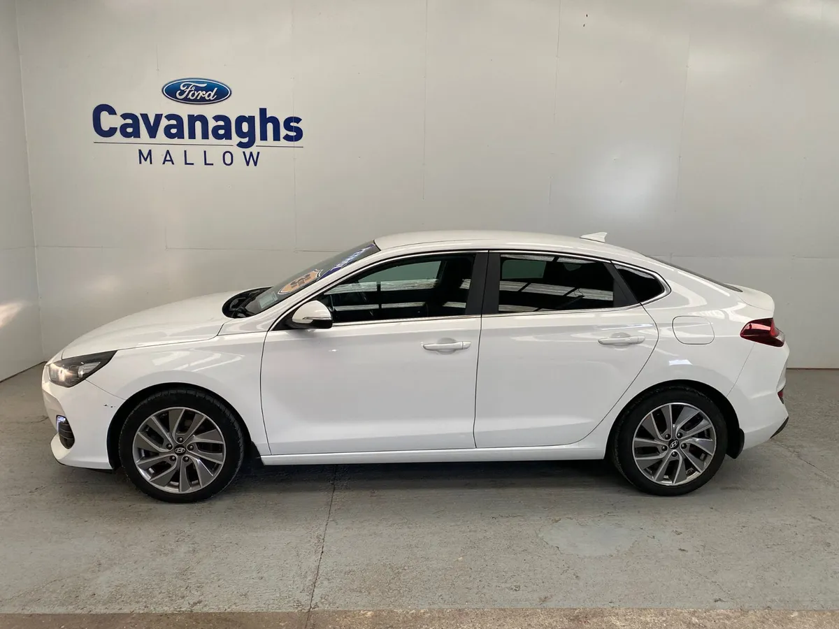 2018 HYUNDAI  I30 FASTBACK PETROL 5DR - Image 2