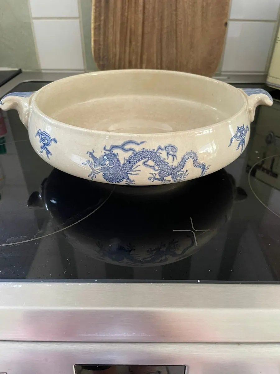 Vintage Blue Dragon China round Tureen 1930-1942 - Image 1