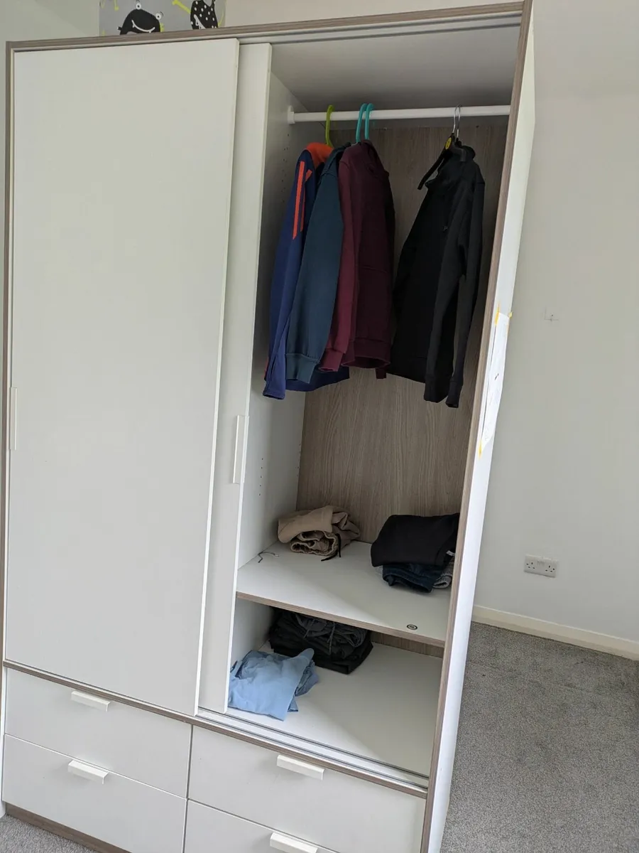 Wardrobe - Image 3