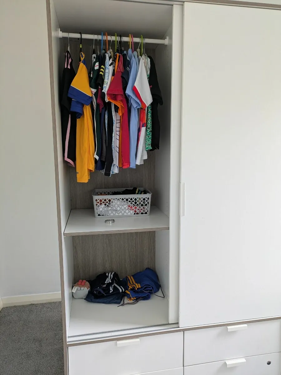 Wardrobe - Image 4