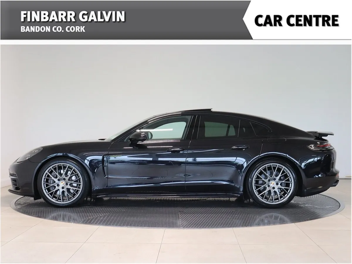 Porsche Panamera 4 10 YEAR EDITION - Image 3