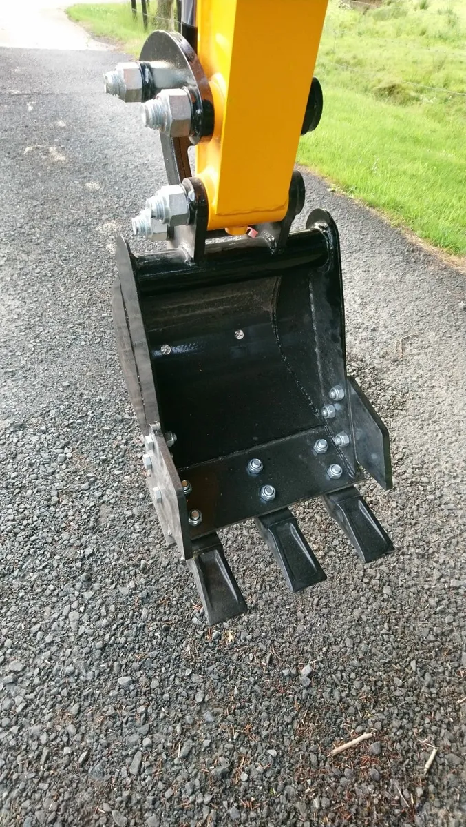 NEW JPC MINI DIGGER - Image 3