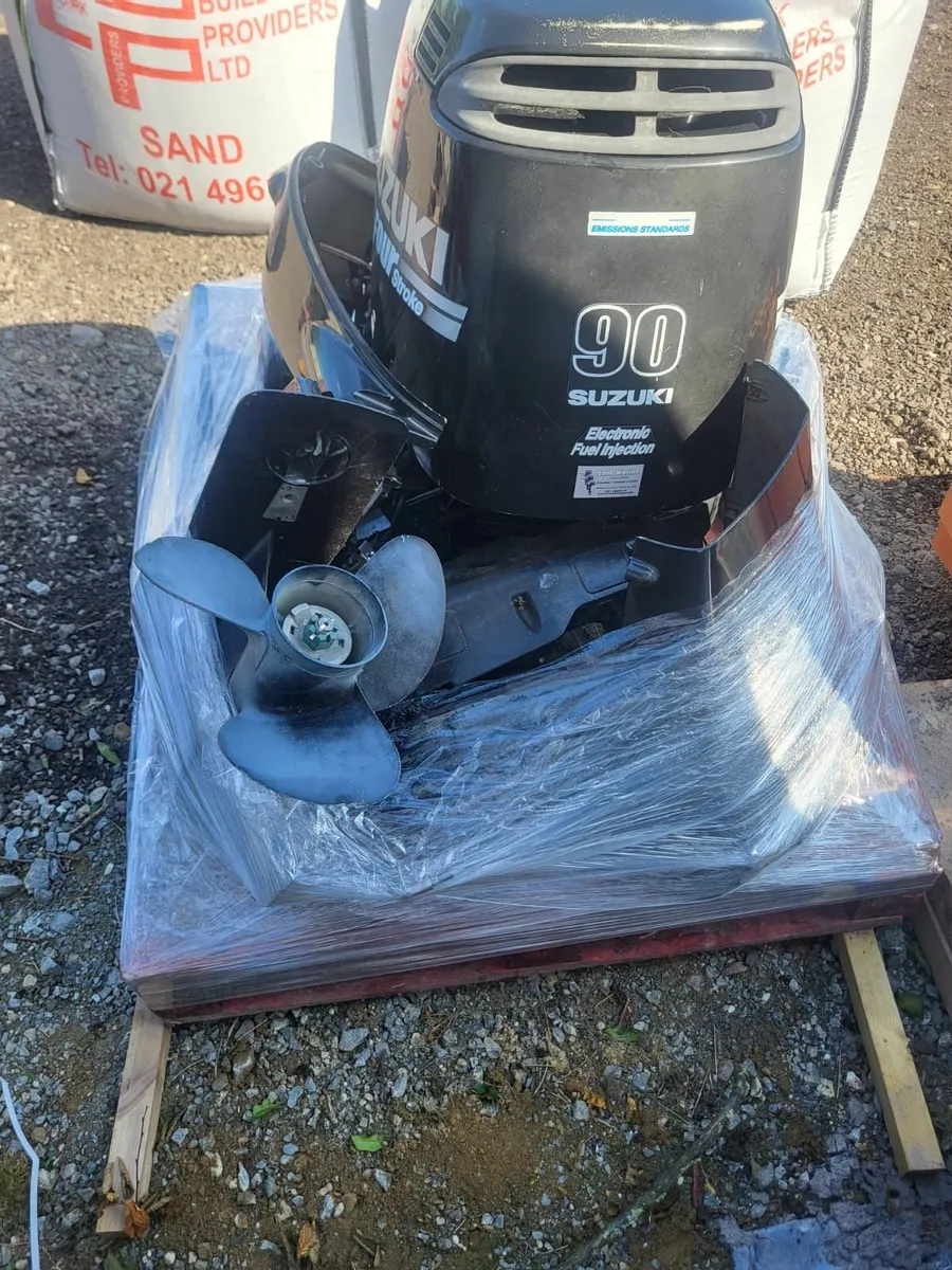 Boat engine - Image 2