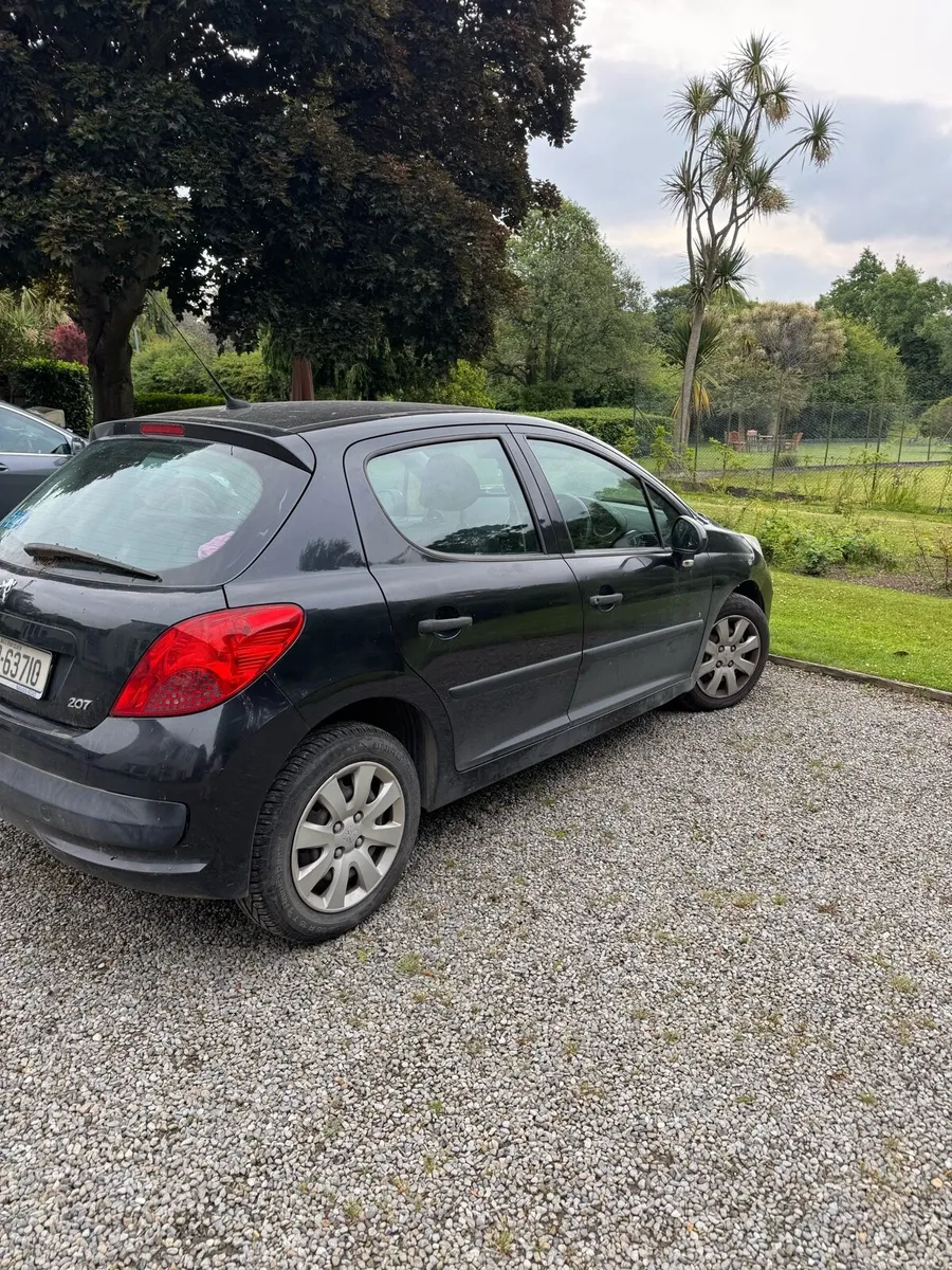 Car - Image 2