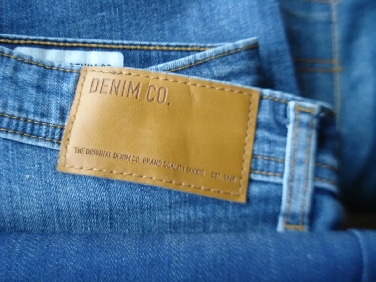 6  VINTAGE PAIRS OF MENS DENIM CO JEANS. - Image 1