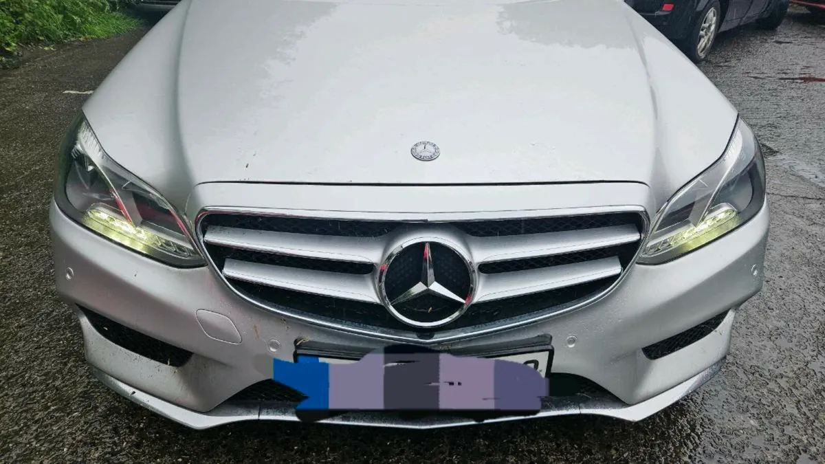 2014 Mercedes e class e300 - Image 2