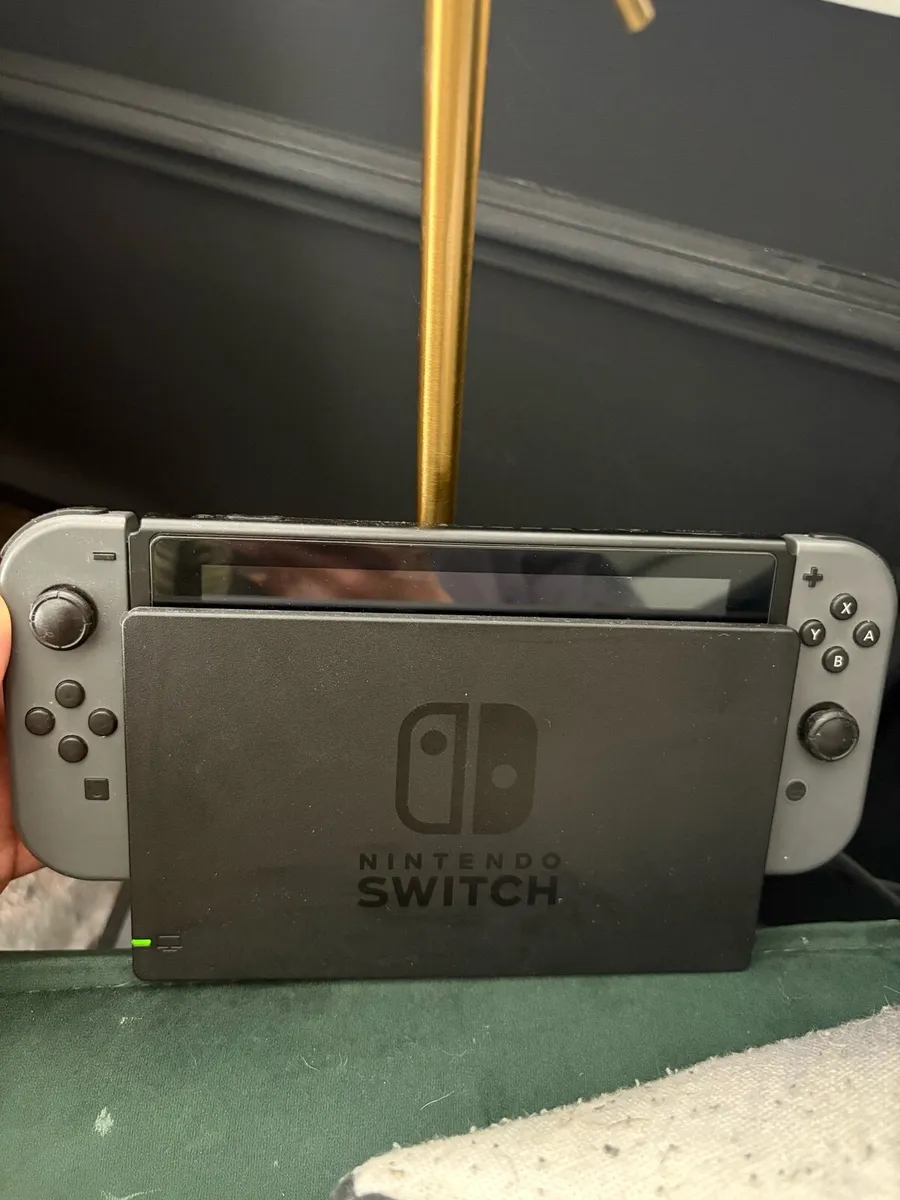 Nintendo switch - Image 2