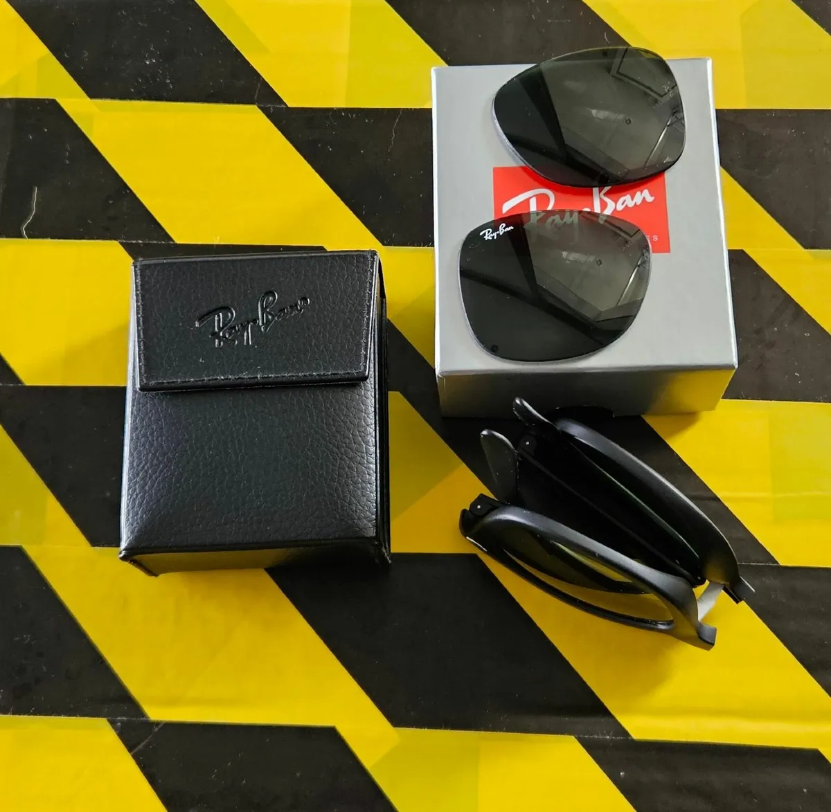 rayban folding sunglass - Image 1
