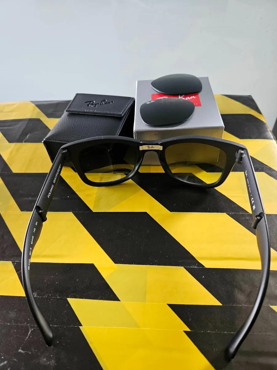 rayban folding sunglass - Image 3