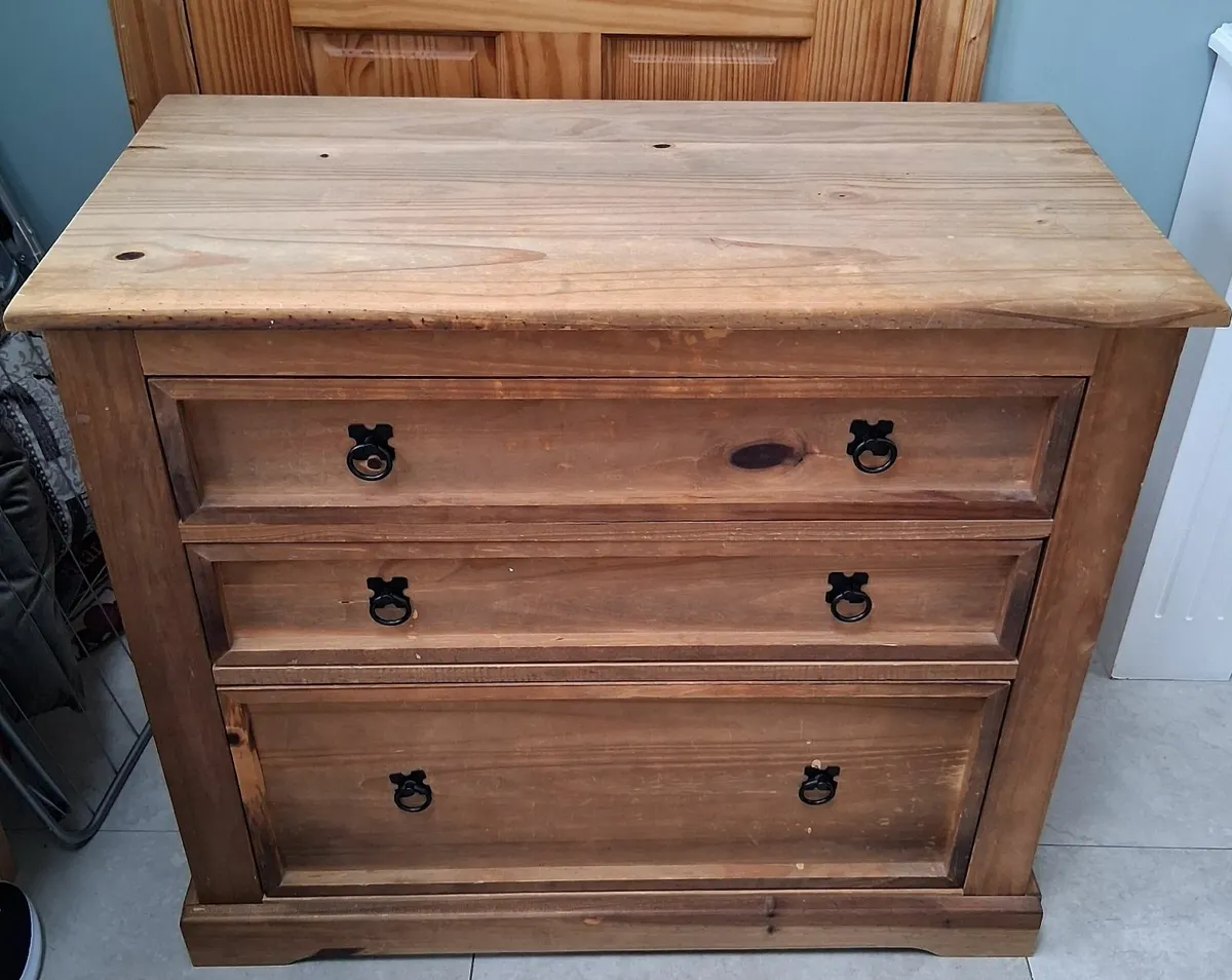 Bedroom furniture - Image 1