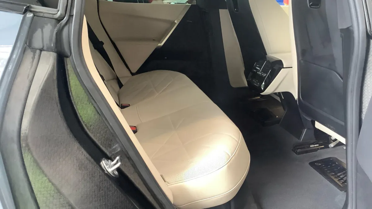 BMW IX XDRIVE40 M SPORT // HIGH SPEC - Image 4