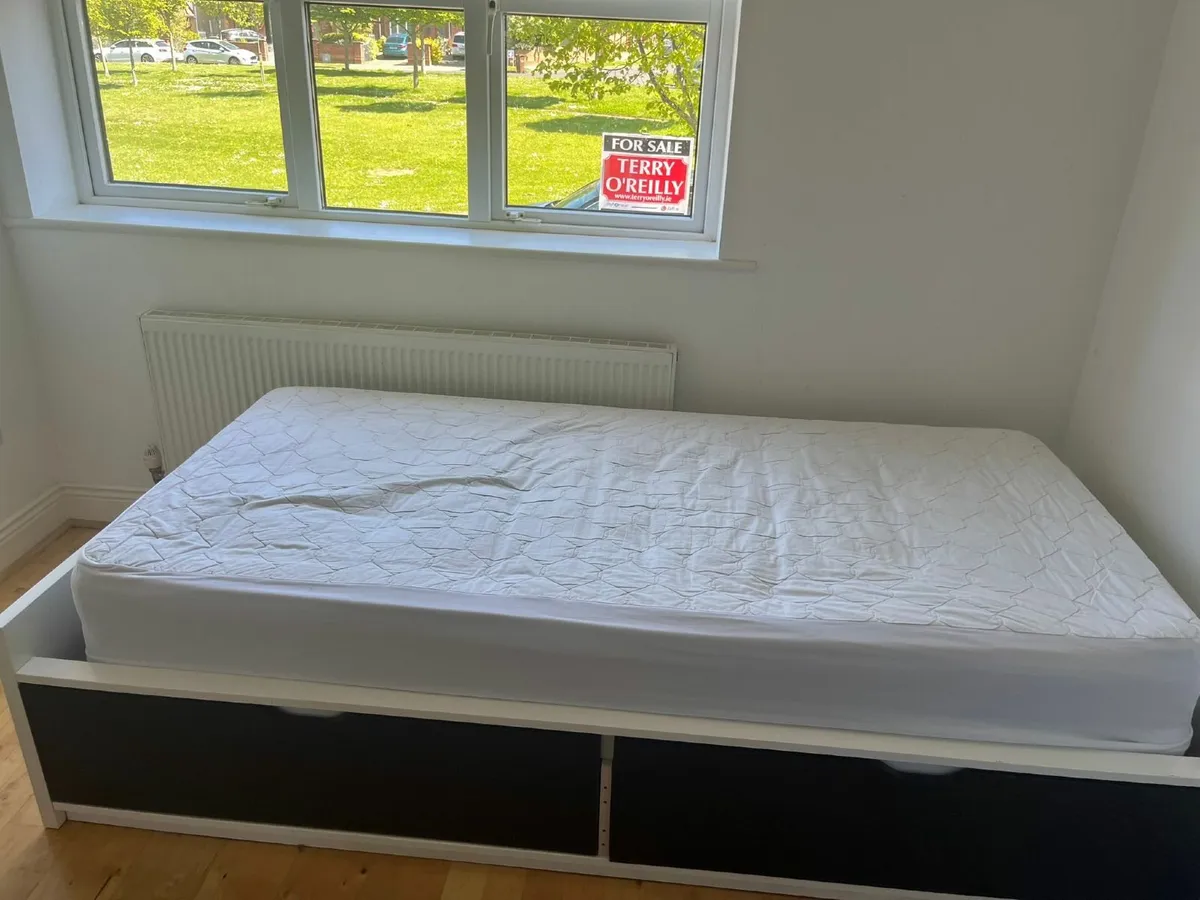 Bed frame(FREE)