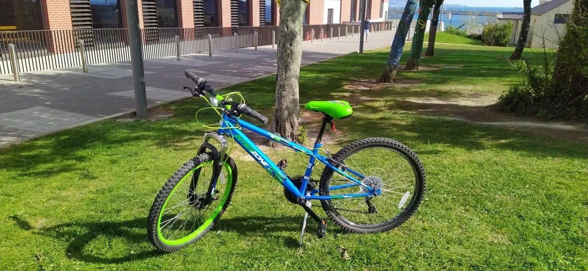 Apollo Interzone Junior Mountain Bike - 26" Wheel - Image 3