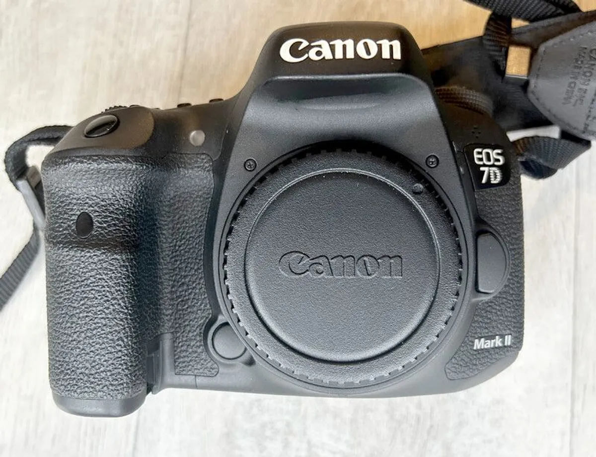 Canon Eos 7d Mark Ii - Image 1