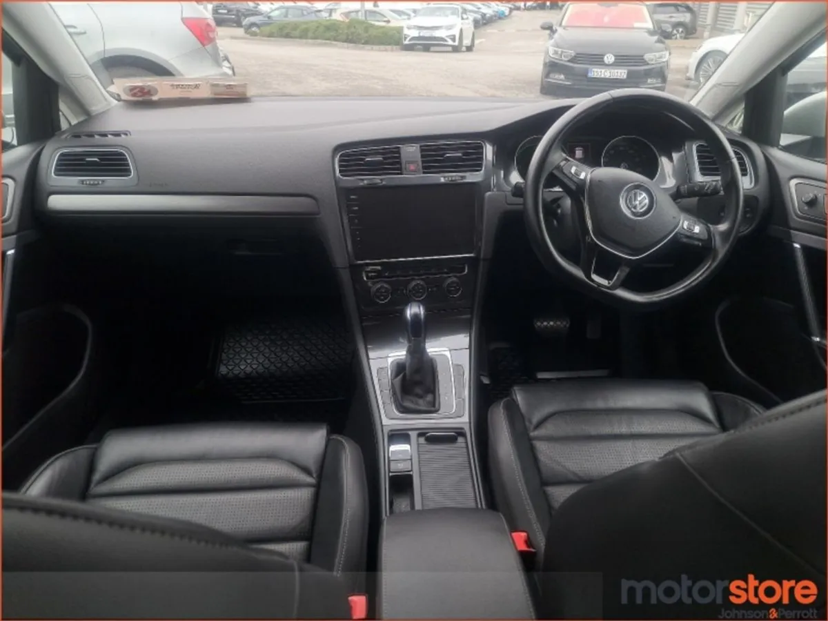 Volkswagen Golf E-golf  huge Spec / IN Like New C - Image 4