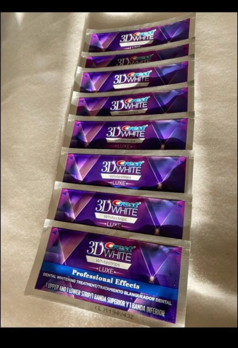 Crest 3d Teeth Whitening Strips - Image 2